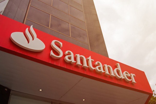 Santander alcança lucro de quase R$ 10 bi em nove meses